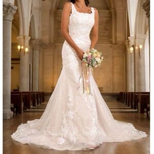 Elegant Cream Lace Dress